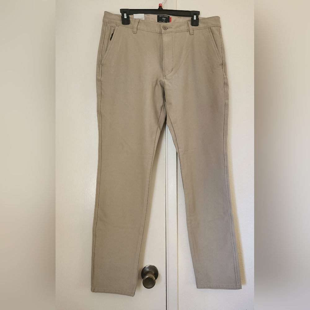 Dockers Men's Khaki Chinos